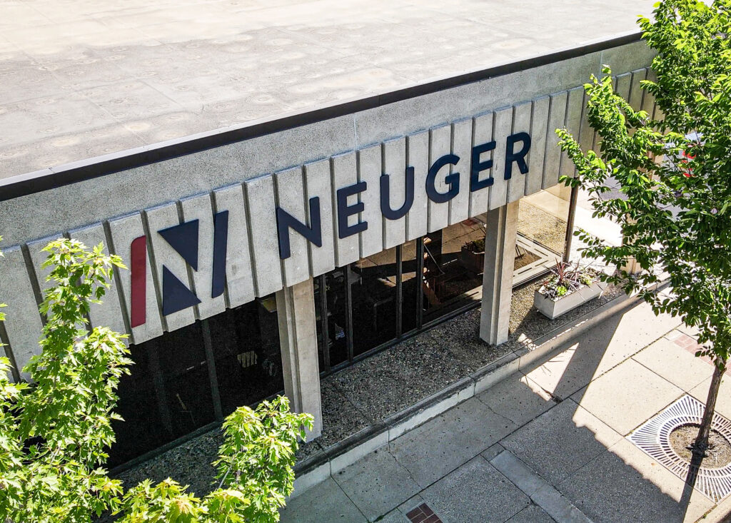 Neuger office