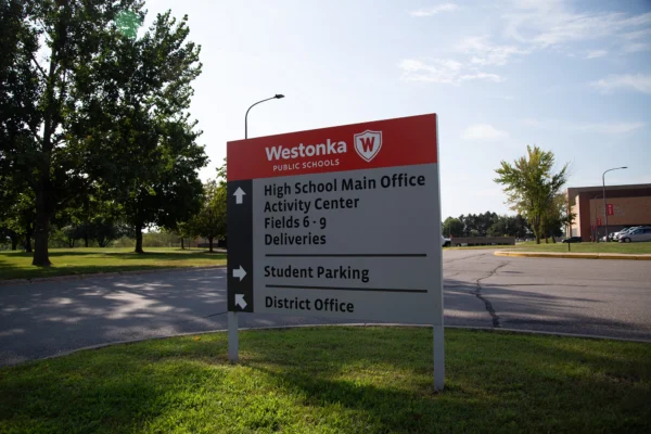 picure of welcome sign for Westonka Publib schools